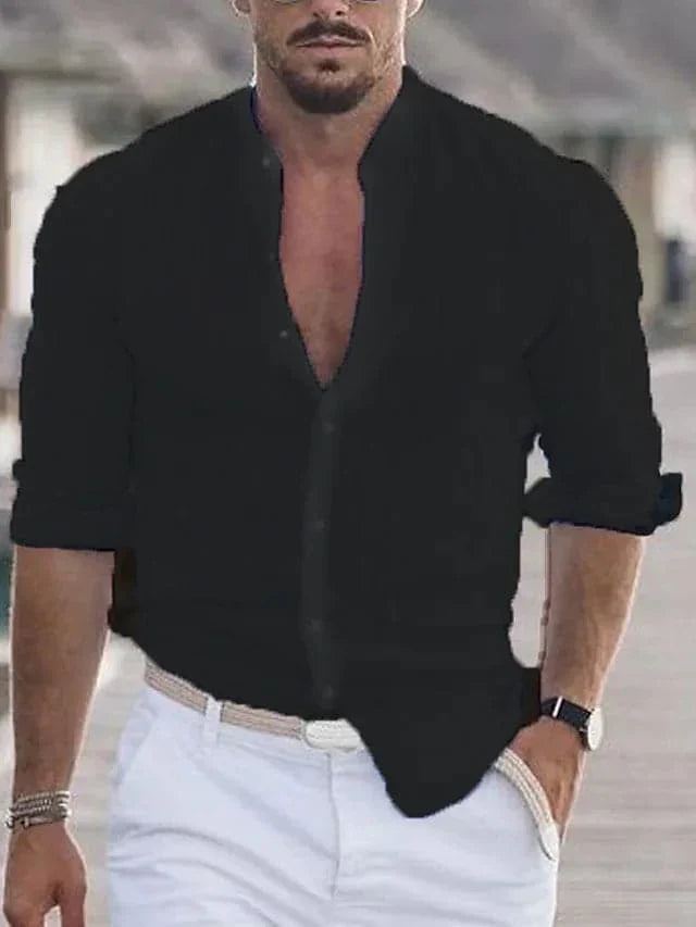 Stilvolles Herren Freizeithemd mit modernem offenem Kragen und Knopfleiste, perfekt für einen entspannten Sommer-Look.