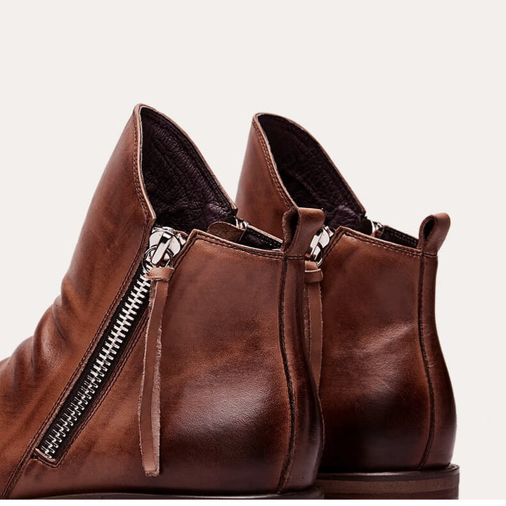 Ganzjährige Herren Schnürstiefel aus Leder, elegant, bequem und mit rutschfester Gummisohle.