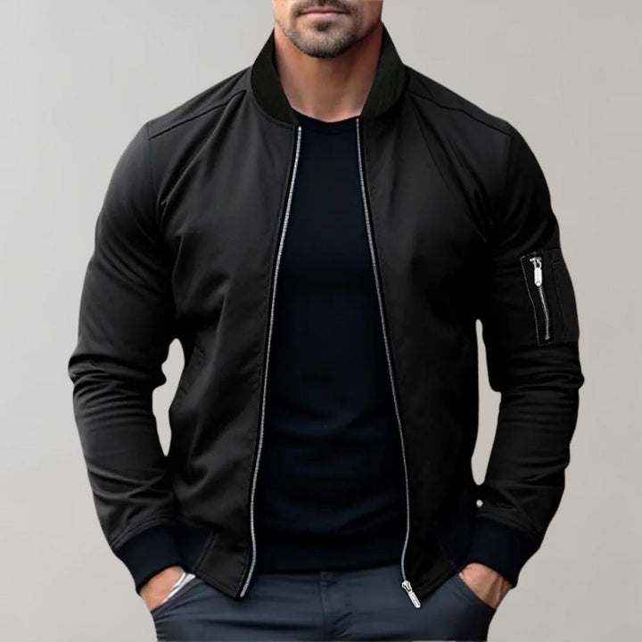 Bequeme, leichte Herren Bomberjacke für Ganzjahres-Komfort. Stylisch und lässig für jeden Anlass.