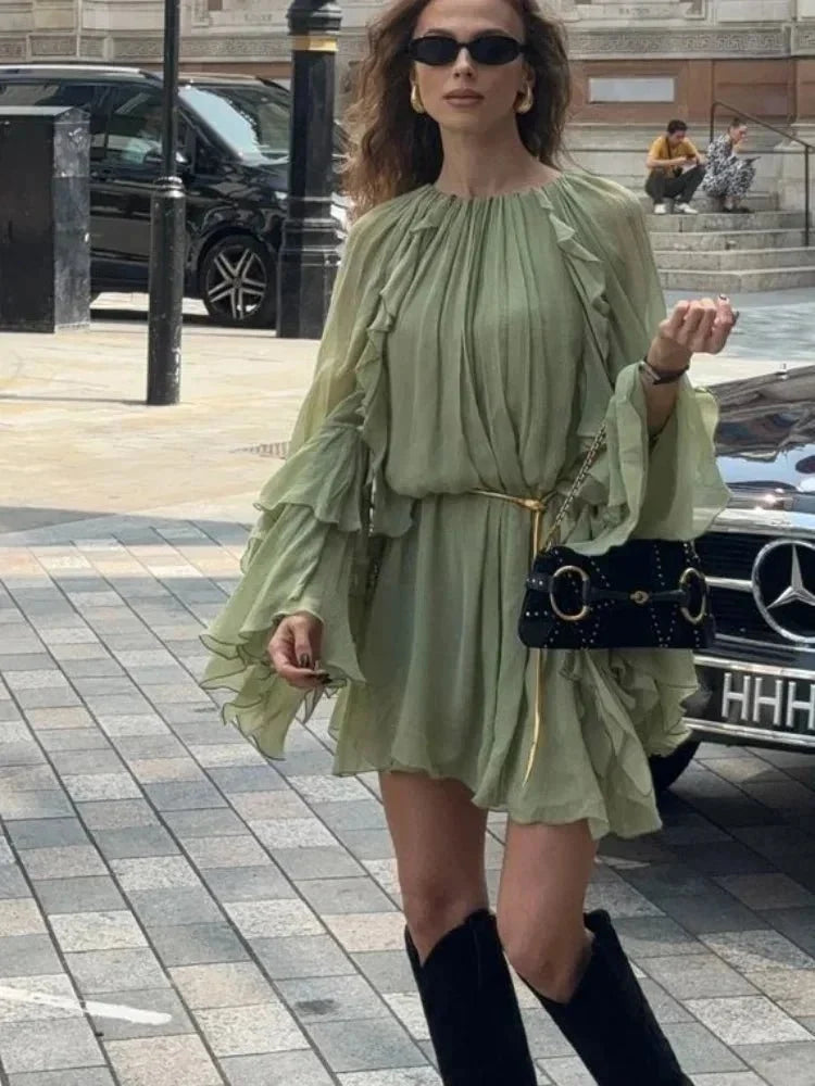 Damen Langarm Minikleid, Retro-Stil mit Volantärmeln. Ideal als vielseitiges, elegantes Herbstkleid.