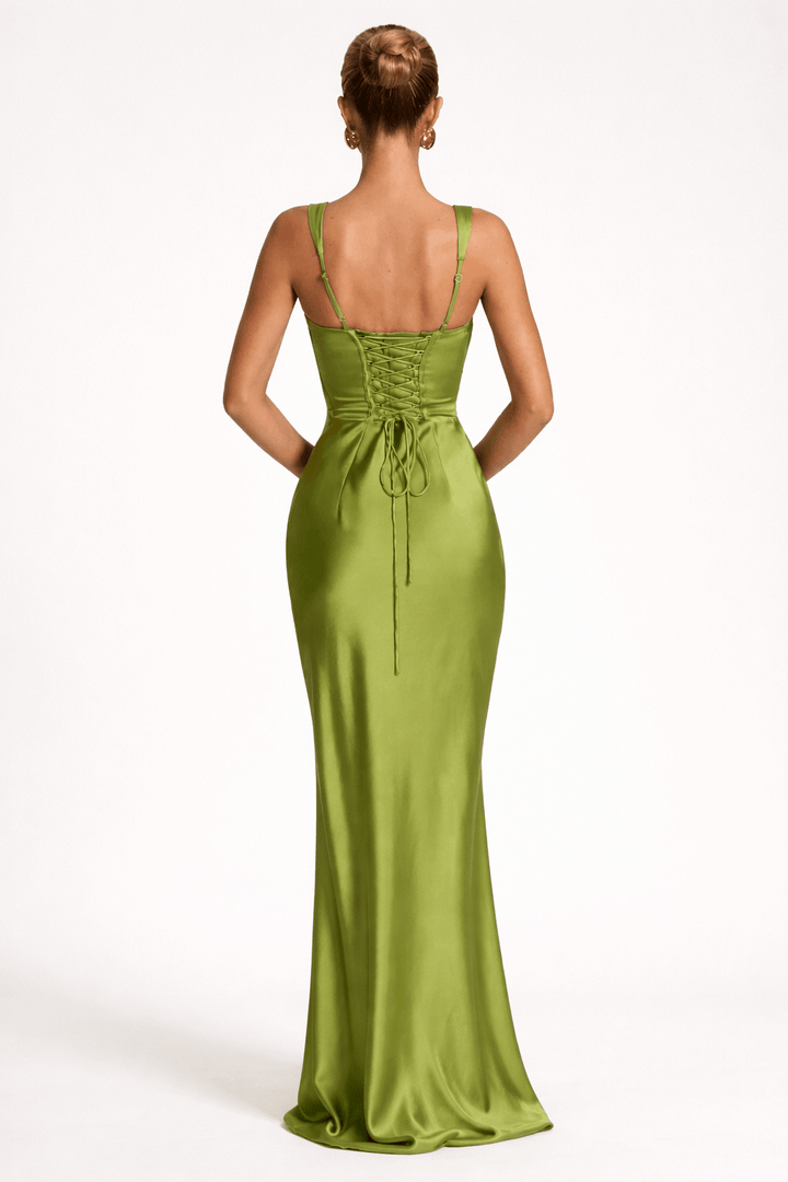 Schlankes, bodenlanges Damen Sommerkleid ohne Ärmel. Slim Fit Design mit Rundhalsausschnitt für elegante Looks.