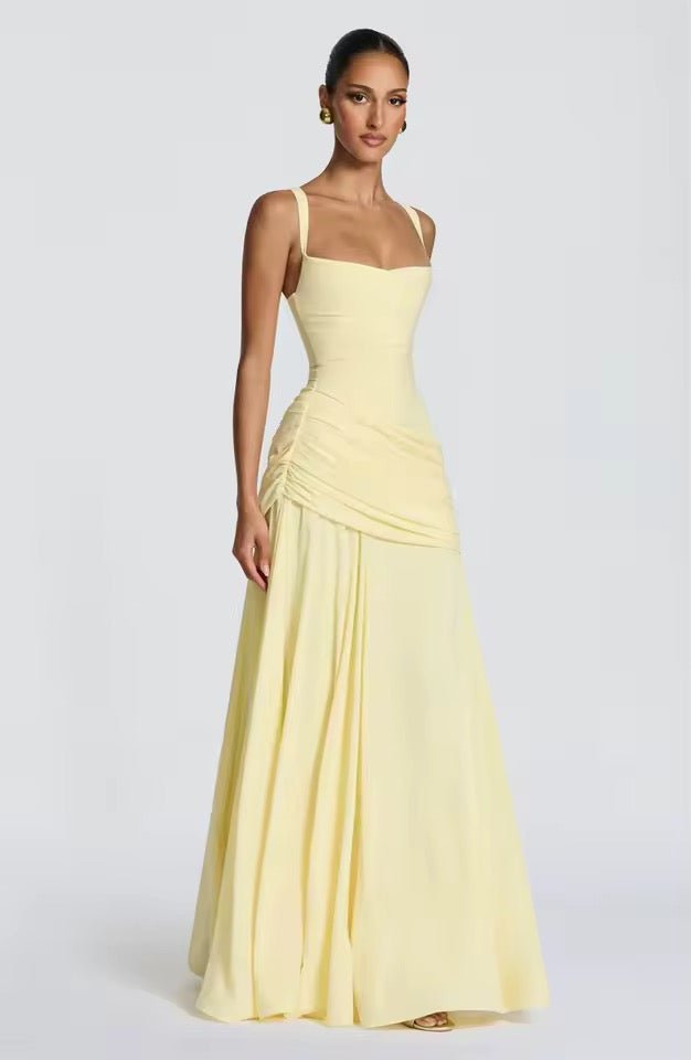 Chices Abendkleid für Damen, Maxilänge, elegant & figurfreundlich. Mit stilvollem Herzausschnitt und Raffungen.