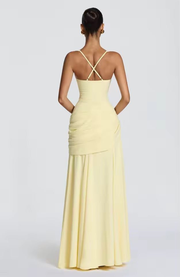 Elegantes Damen Maxikleid, perfekt als Hochzeitsgast. Lange Silhouette, Herzausschnitt & Raffung.