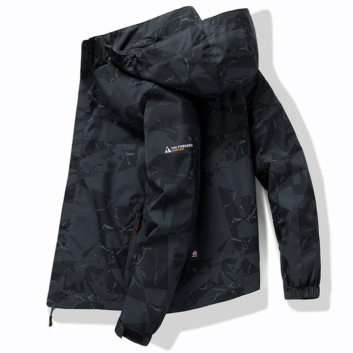 Moderne Herren Skijacke, wasserdicht & winddicht, mit Kapuze. Ideal für Piste & Outdoor-Aktivitäten.