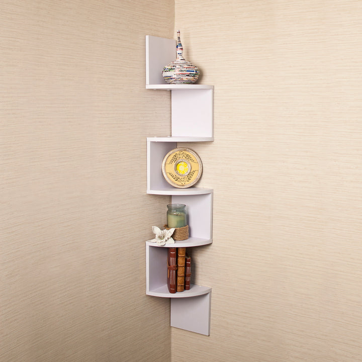Platzsparendes Eckregal, ideal für kleine Räume, modernes Design, bietet Stauraum & Dekofläche im Wohnbereich.
