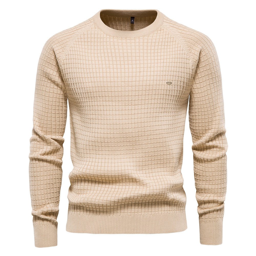 Eleganter Herren Strickpullover in Marineblau. Strukturierter Winterpullover für stilvolle Männermode, perfekt für kühle Tage.