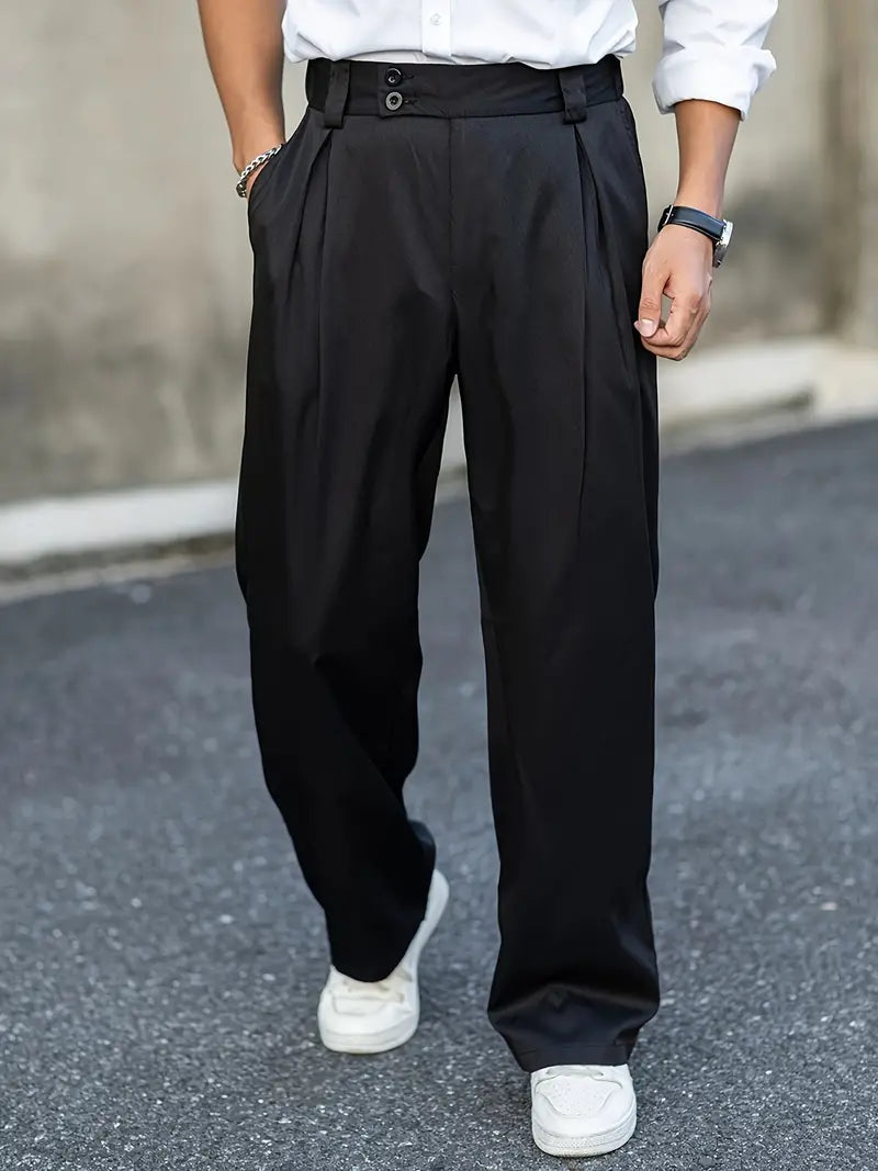 Modisch locker geschnittene Herren Bundfaltenhose für einen modernen, entspannten Look.