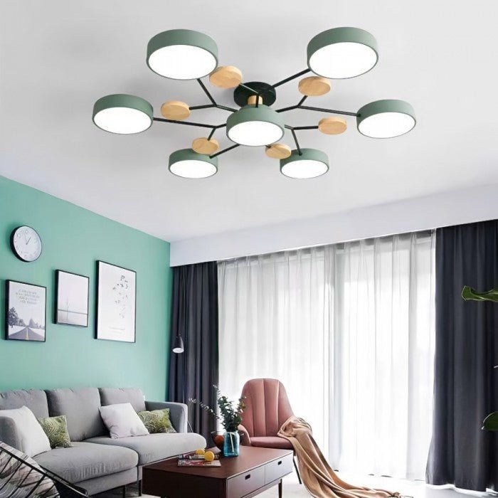 Skandinavische Deckenlampe LED, verzweigt. Sorgt für warmweißes Licht im Wohnzimmer.