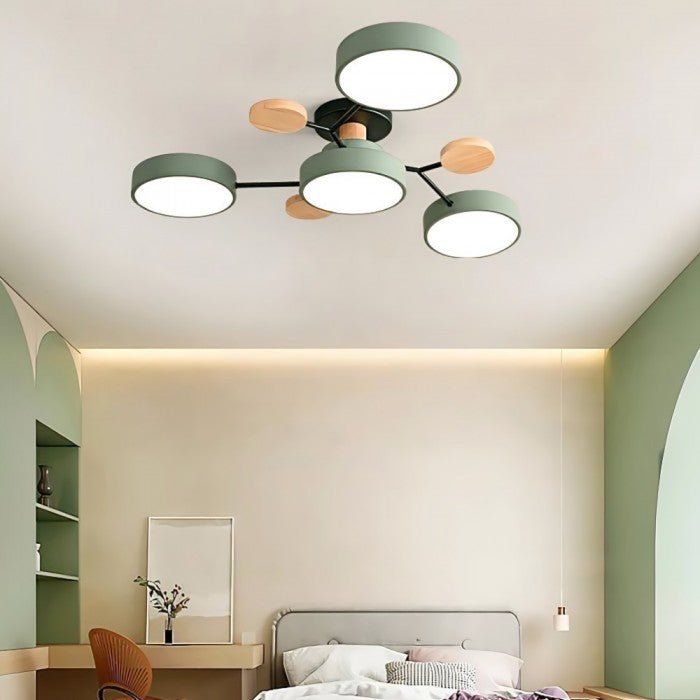 Warmweiße LED-Deckenleuchte, modern-skandinavisch. Perfekt für stilvolle Innenräume.