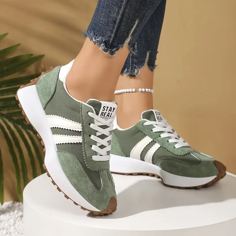 Bequeme Damen-Sneaker mit orthopädischem Design, rutschfester Sohle & atmungsaktivem Material für Frauen.