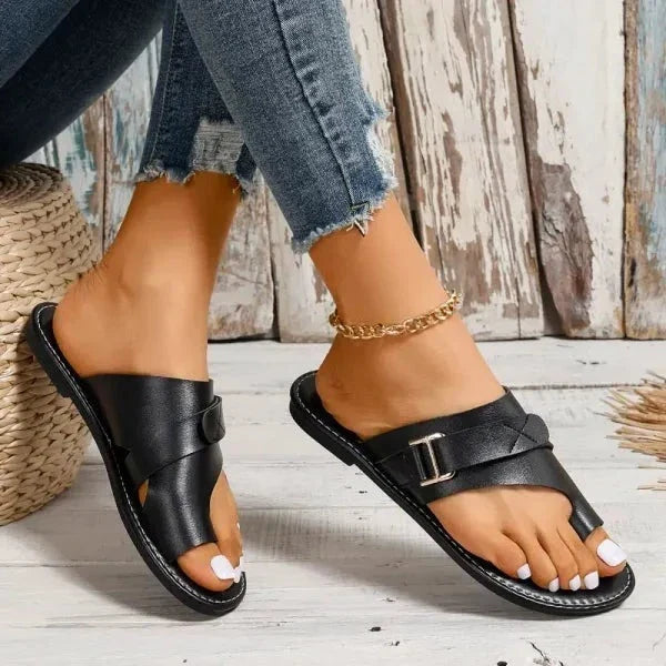 Elegante Damen Sandalen im Retro Stil, ideal als Alltagssandalen mit Komfort & rutschfester Sohle.