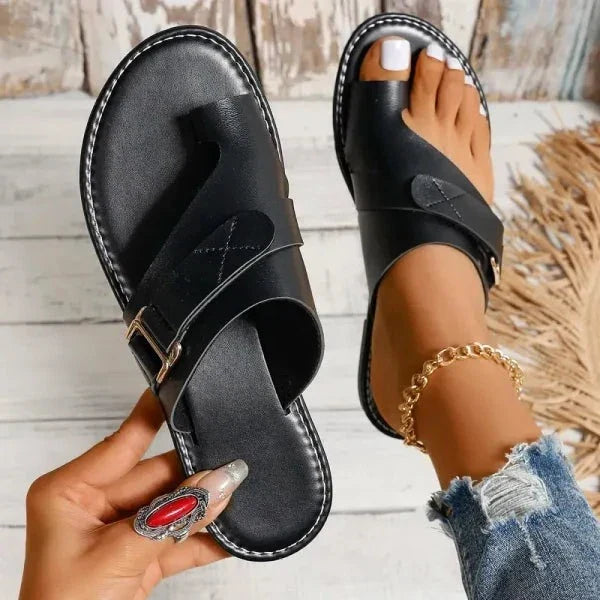 Vielseitige Damen Sandalen als Alltagsbegleiter, mit retro Stil und gesunder Fußgewölbeunterstützung.