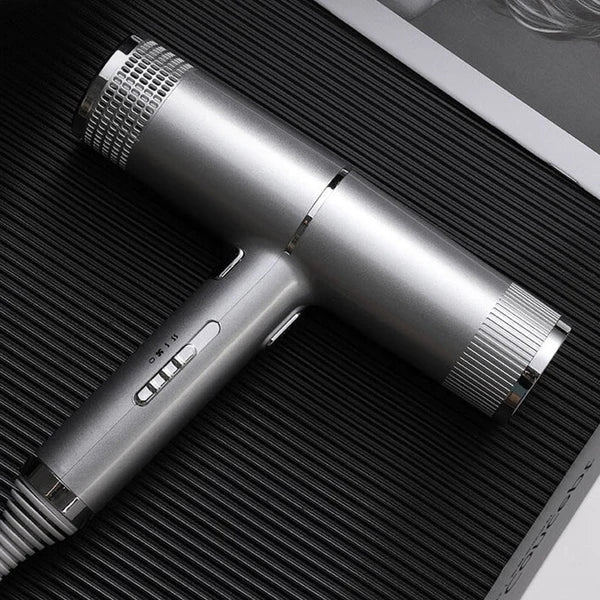Professioneller Velair Haartrockner in Schwarz. Leistungsstarker Föhn für schnelles Trocknen & glänzendes, frizzfreies Haar.