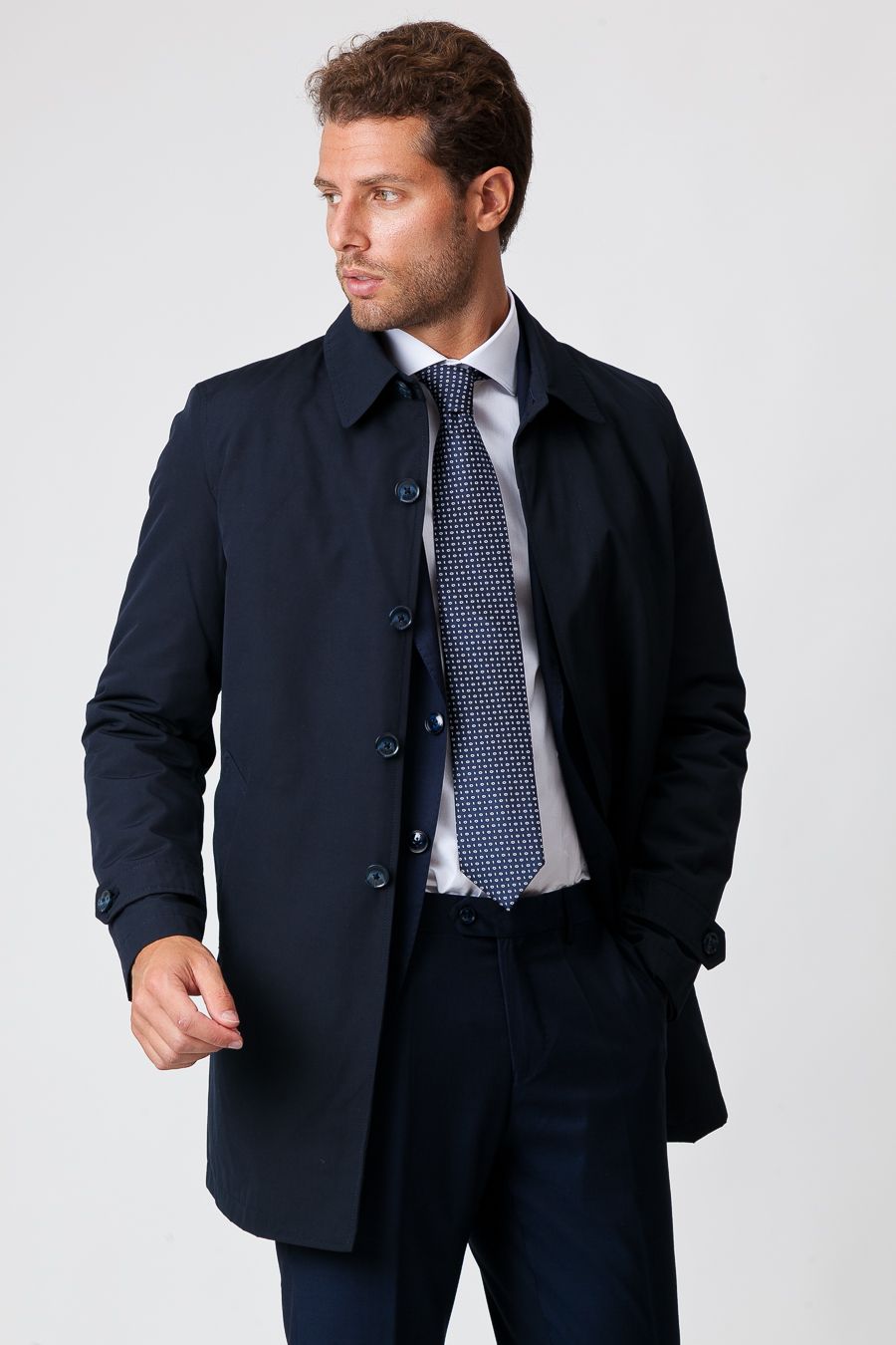 Eleganter blauer Herren Winter-Trenchcoat, stilvoll & wetterfest, ideal für Business & Freizeit.