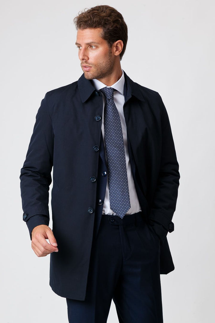 Eleganter blauer Herren Winter-Trenchcoat, stilvoll & wetterfest, ideal für Business & Freizeit.