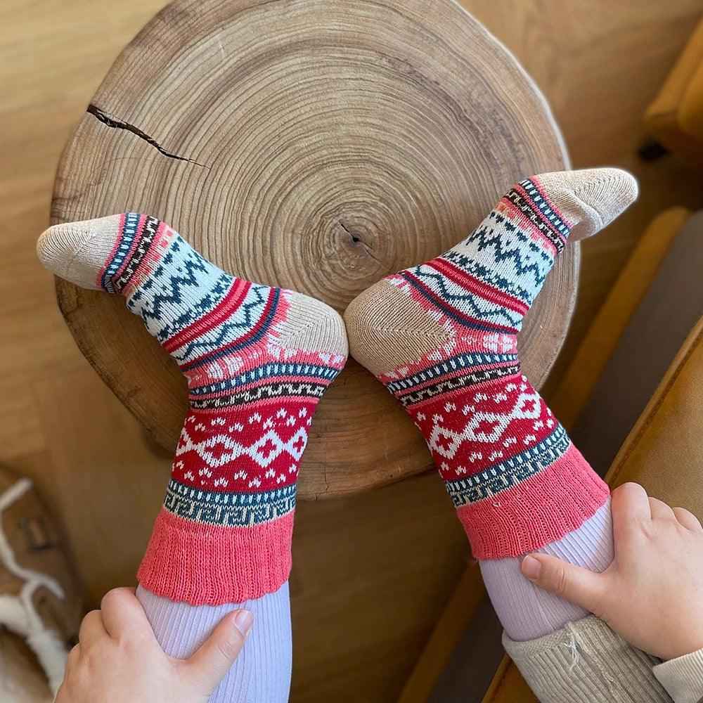 Kuschelige Wintersocken im nordischen Stil, 5 Paar Thermo-Socken für Damen und Herren.