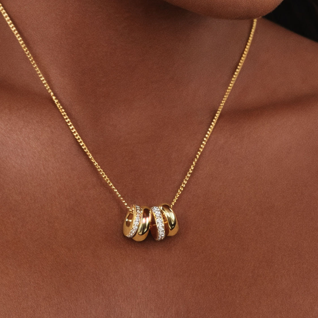 Elegante Damen-Halskette mit Zirkon-Anhänger in Gold. Wasserfest & hypoallergen, perfekter Alltagsschmuck.