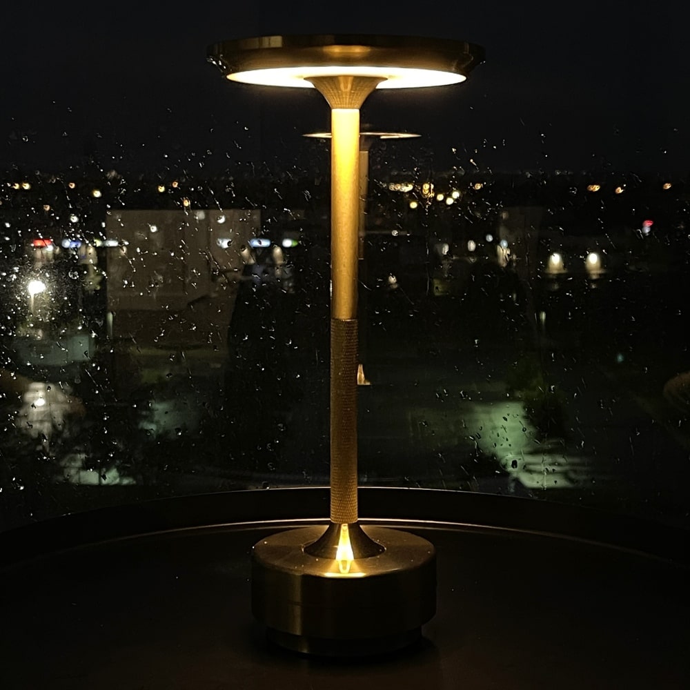Intelligente kabellose LED-Tischlampe aus Metall, dimmbar, mit Touch-Sensor.