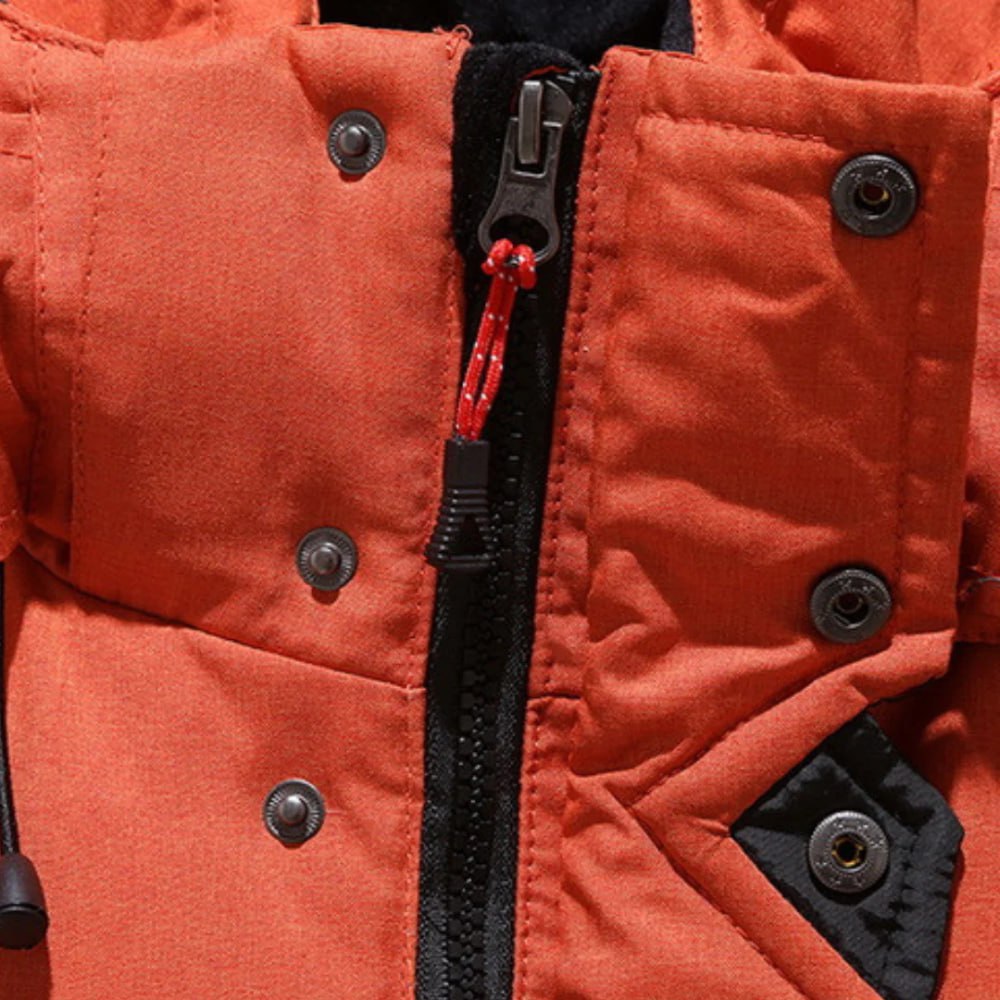 Stilvolle Herren Winterjacke für Männer, wind- und wetterfest, mit zuverlässigem Kälteschutz.