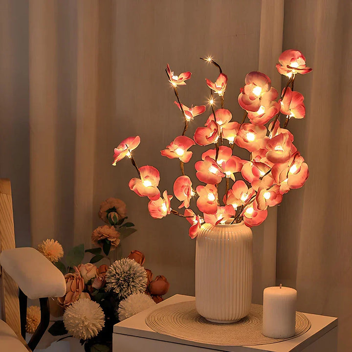 Wohndeko LED-Zweige, naturgetreu, als Ambientebeleuchtung im Wohnzimmer.