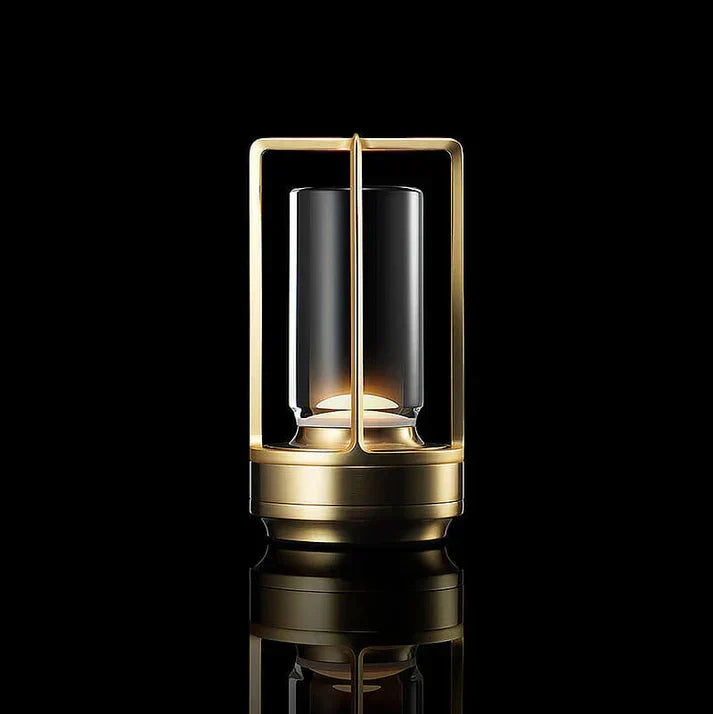 Elegante kabellose LED Tischleuchte aus Zinkguss in Gold, dimmbar für luxuriöse Ambientebeleuchtung.