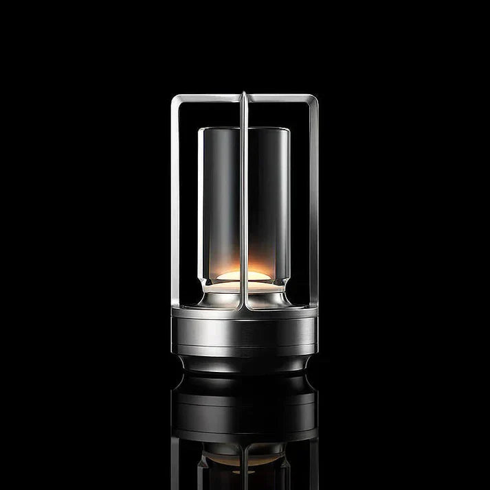 Moderne schwarze LED Tischleuchte, kabellos und wasserdicht, ideal für innen & aussen.