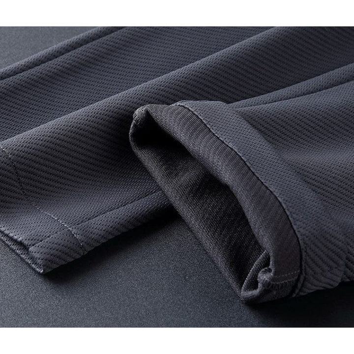 Vielseitiger Herren Trainingsanzug für alle Jahreszeiten, mit Jacke & Hose. Ideal für Sport, Fitness & Alltag.