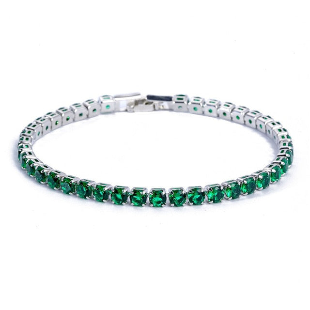 Zartes Unisex-Tennisarmband, verziert mit brillanten Zirkonia-Steinen. Eleganter Schmuck.