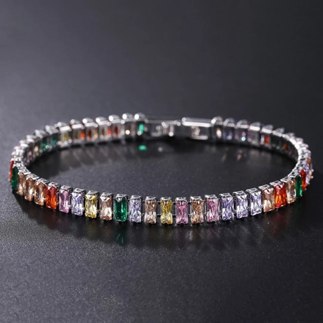 Strahlendes Zirkonia-Tennisarmband, unisex. Eleganz und Glanz für den Alltag und Feste.