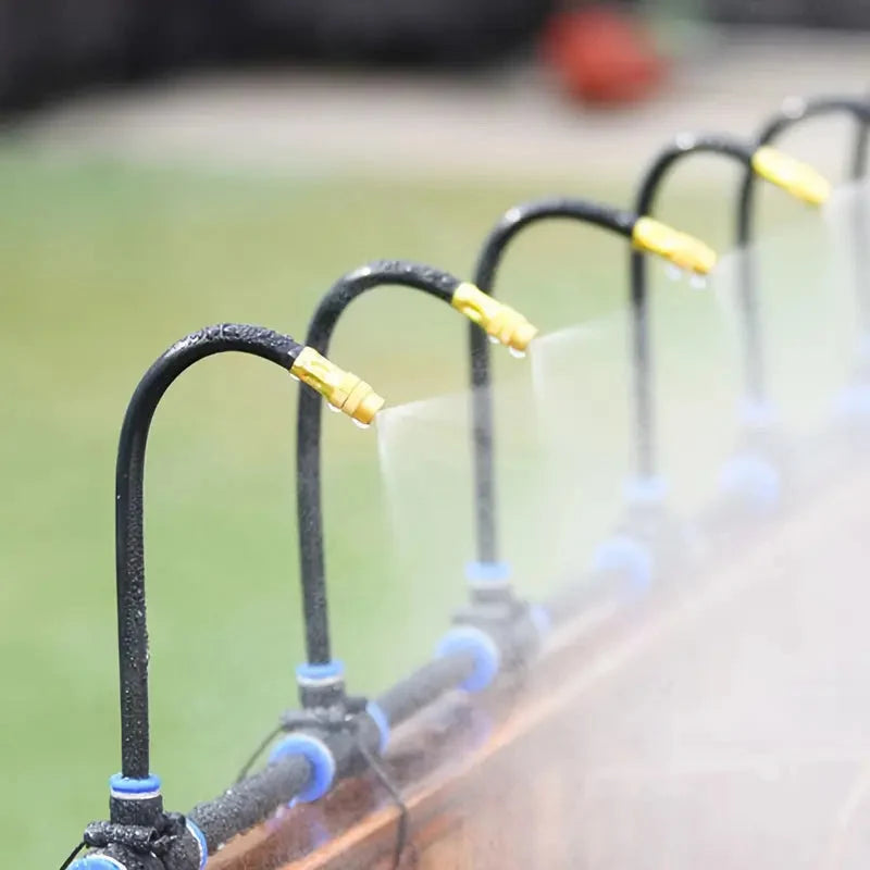Garten Vernebelungssystem 20m zur Terrassenkühlung & Pflanzenbewässerung im Outdoor-Bereich.