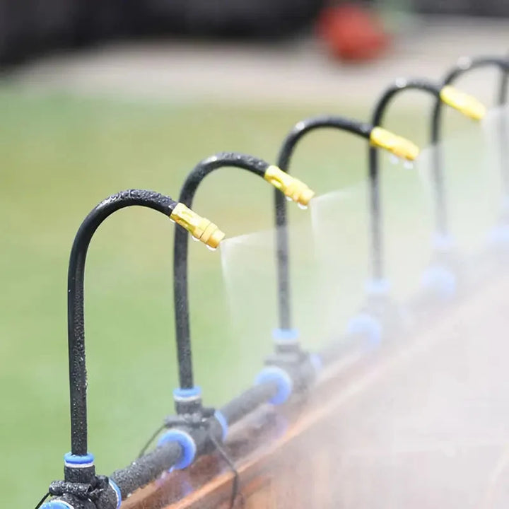 Garten Vernebelungssystem 20m zur Terrassenkühlung & Pflanzenbewässerung im Outdoor-Bereich.