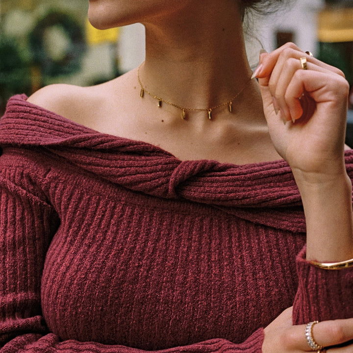 Luxuriöse Damen Gold-Choker Halskette mit Smaragd-Anhänger. Ein edles Schmuckstück und Geschenkidee.
