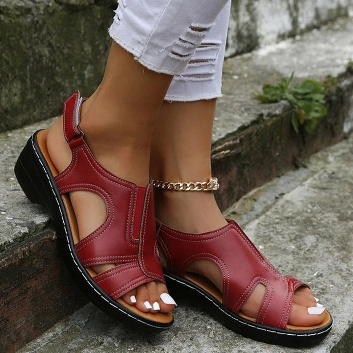 Stilvolle orthopädische Damen Sandalen Bella in Schwarz. Bequeme Sommerschuhe für gesunde Füße & Alltag.