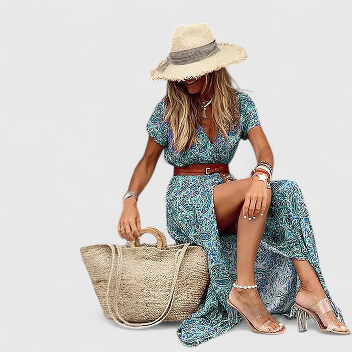 Boho Damen Maxikleid mit V-Ausschnitt, langer Schnitt. Vielseitig als Sommerkleid, Strandkleid oder lässiges Urlaubskleid.