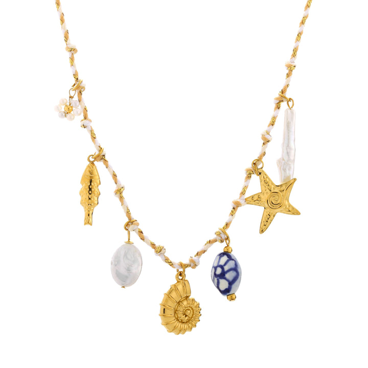 Maritime Damen Halskette Gold mit Süßwasserperlen, Seestern-, Muschel- und Fisch-Anhängern. Sommerschmuck.