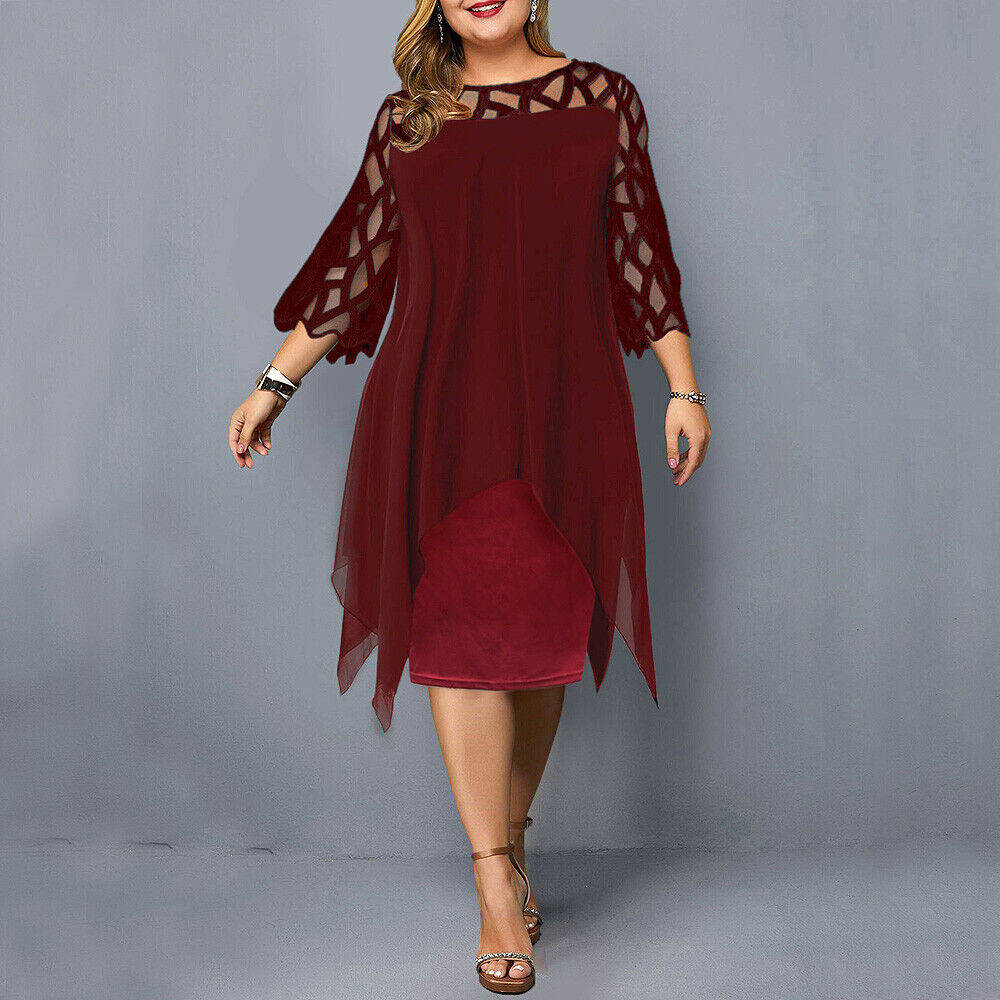 Schickes Damen Midikleid in Übergröße mit raffinierten Spitzenärmeln. Stilvolle Plus Size Mode.