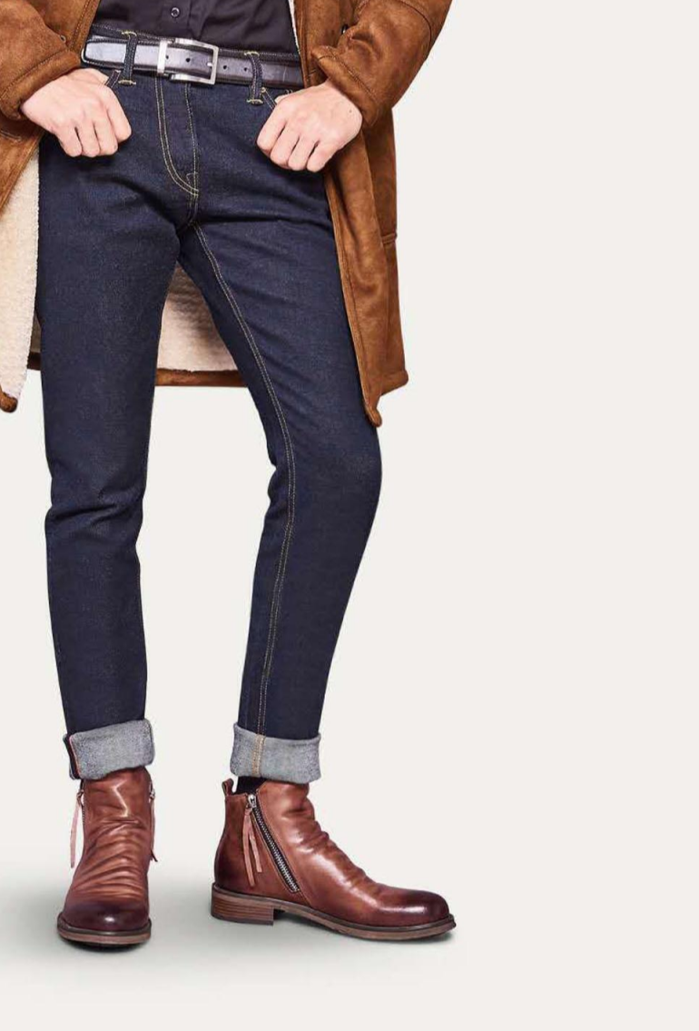 Graue Milan Herrenstiefel aus Leder. Klassische Eleganz für Business und Freizeit. Komfortable Passform, stilvolles Design.