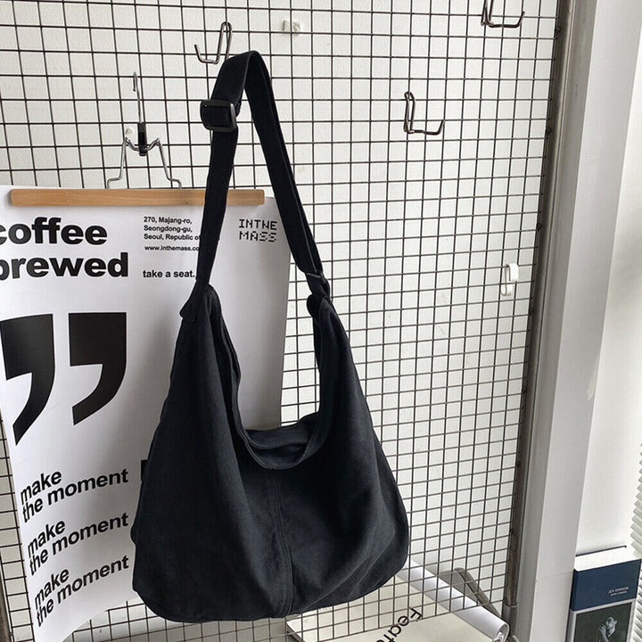Weiße Damen Umhängetasche, modisch und sicher. Perfekte Alltagstasche und vielseitiges Accessoire.