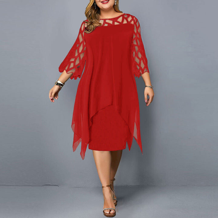 Damen Abendkleid Übergröße, midi-lang, mit femininen Spitzenärmeln. Eine elegante Plus Size Wahl.