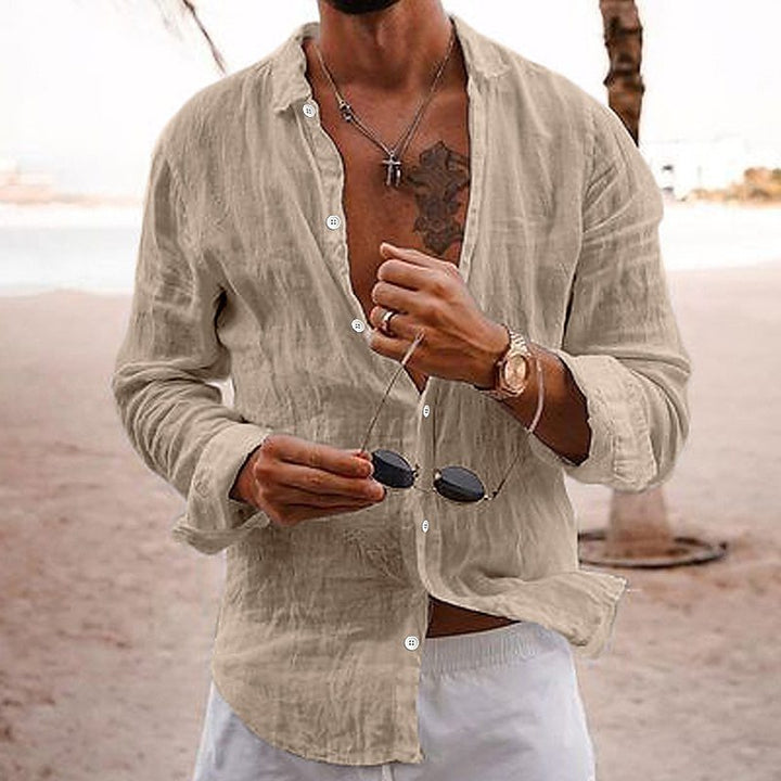 Komfortables Herren Sommerhemd aus atmungsaktivem Material. Perfekt für entspannte Freizeit oder als Business Casual.