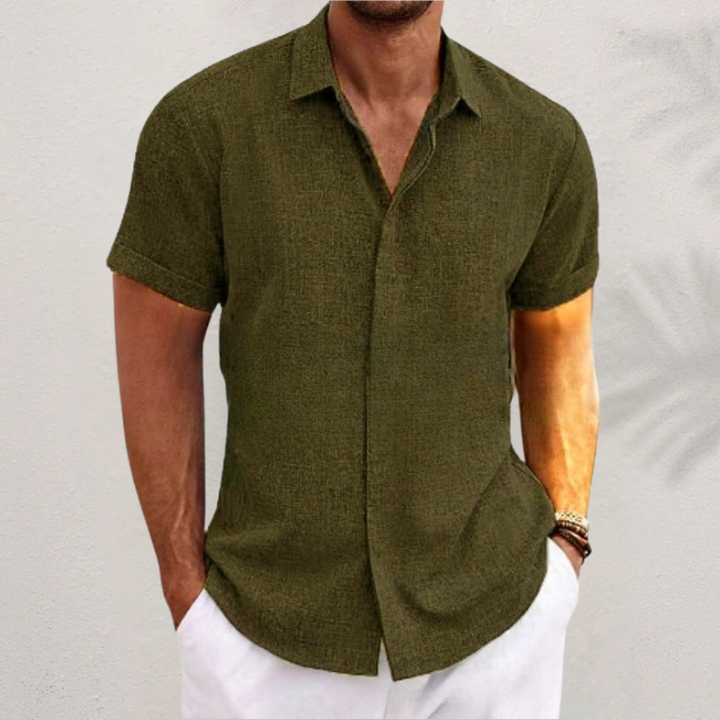 Nahaufnahme des hochwertigen, atmungsaktiven Stoffes vom Herren Sommerhemd "Lark", ideal für den Sommer.
