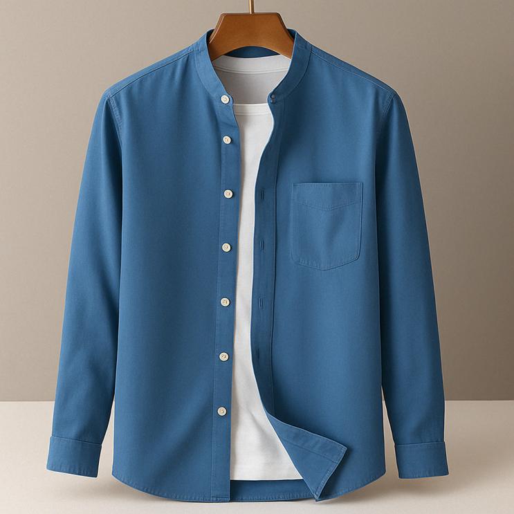 Leichtes Herrenhemd mit angepasster Passform und eleganter Knopfleiste, perfekt für Business Casual.