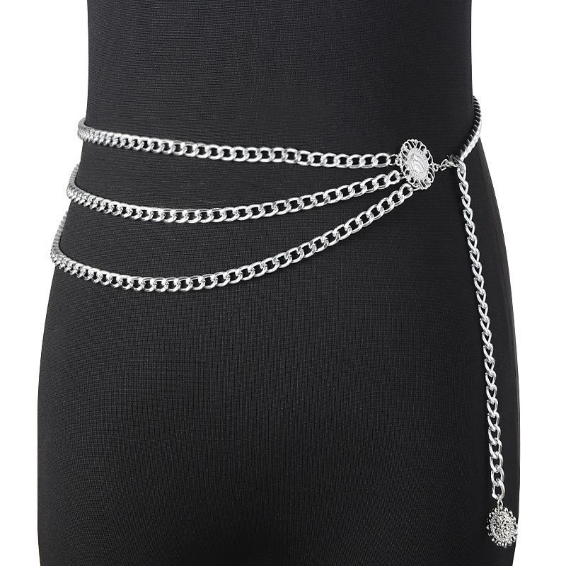 Modischer Ketten Gürtel für Damen, silbernes Design, perfektes Statement Accessoire.
