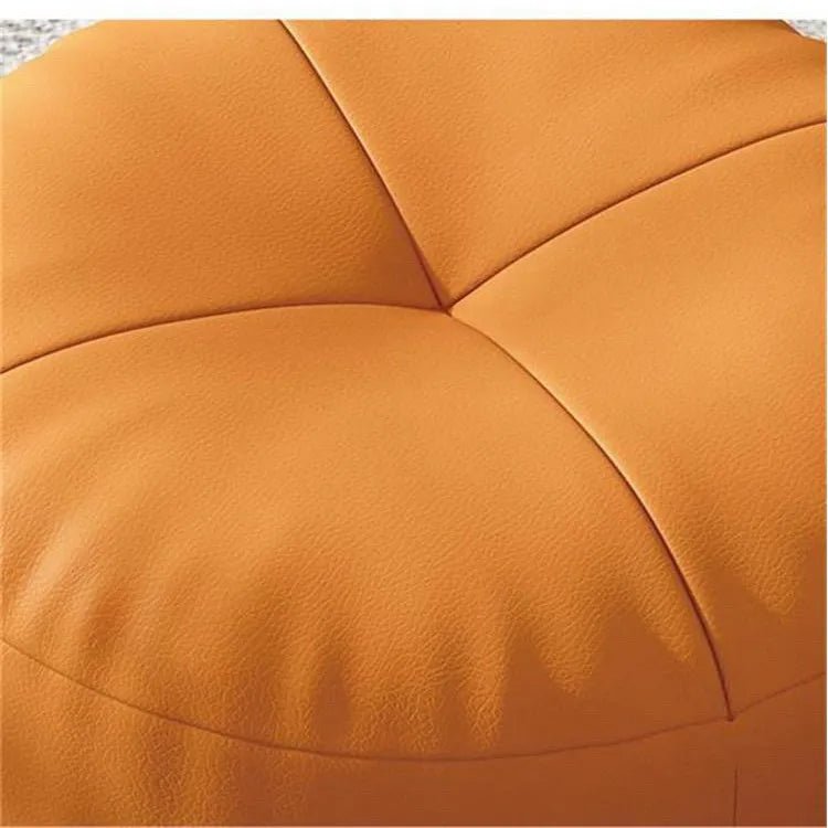 Luxuriöses Bodenkissen, das Eleganz und Gemütlichkeit ins Wohnzimmer bringt. Hochwertige Qualität.