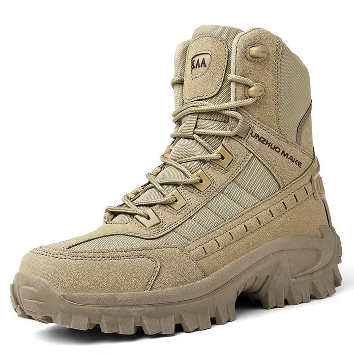 Seitenansicht der TrailForce Tactical Herrenstiefel, wasserdicht mit stabiler Sohle.
