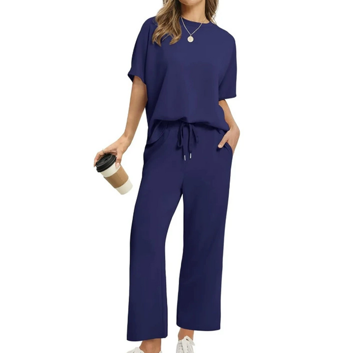 Damen Sommer Set: Lockeres Halbarm Oberteil & knöchellange Komfort-Hose. Moderner Zweiteiler für entspannte Tage.