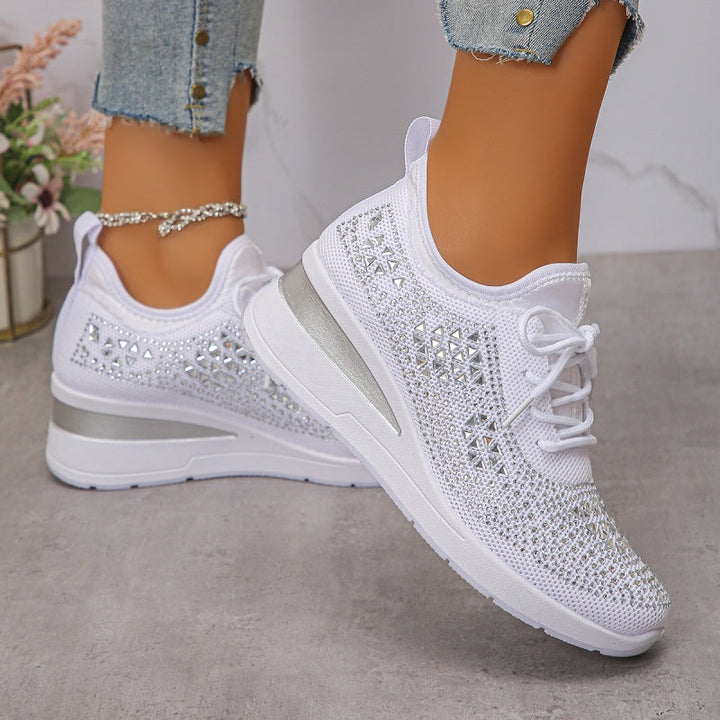 Eleganter orthopädischer Damenschuh mit funkelndem Strass & integrierter Fußgewölbestütze.
