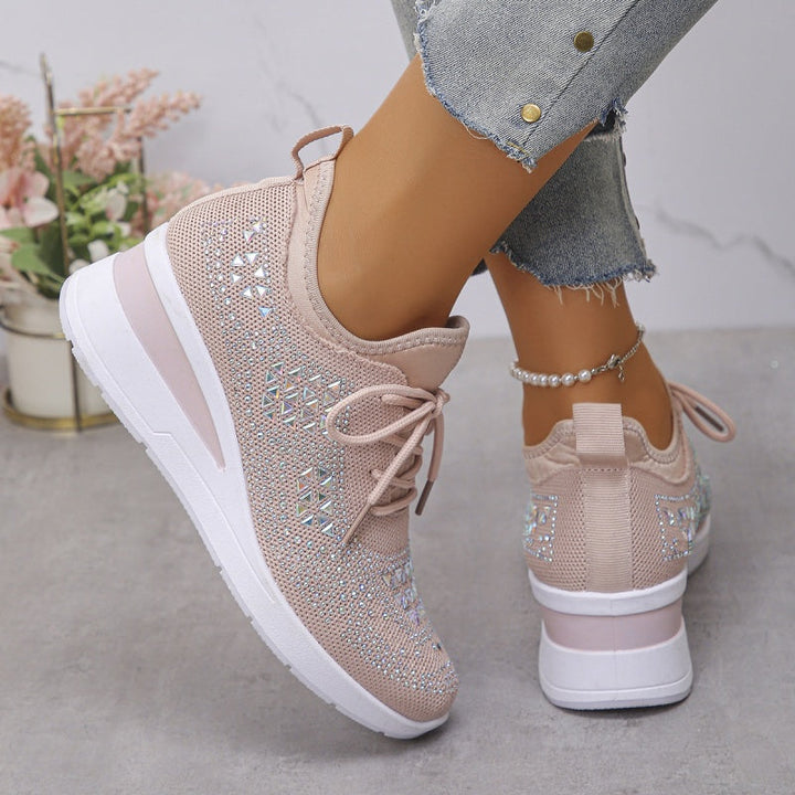 Modische Damen-Sneaker mit Strass-Applikationen & orthopädischer Fußgewölbestütze.