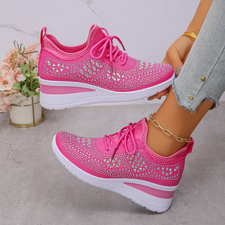 Stylischer Damen-Sneaker mit Strass, Keilsohle & orthopädischer Wirkung für gesunde Füße.