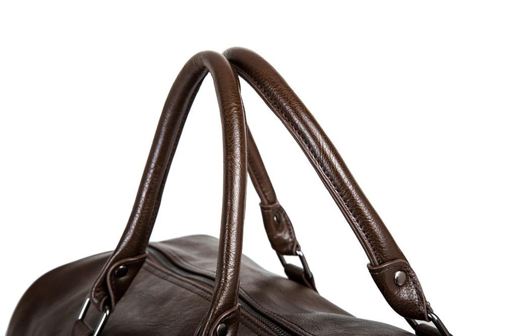 Schwarze Reisetasche mit viel Stauraum, leichtes Handgepäck für Geschäftsreisen und Urlaub.